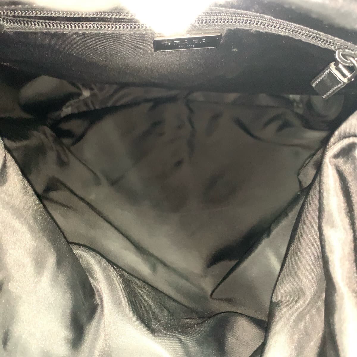 22084
PRADA プラダ テスート V136 カモフラ 迷彩 三角ロゴプレート ブラック グレー ガンメタ金具 ナイロン / レザー リュック・デイパック バックパック メンズ A100