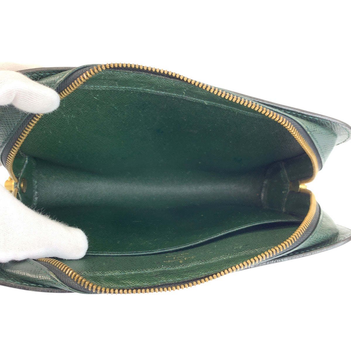 22093
LOUIS VUITTON ルイヴィトン タイガ バイカル グリーン エピセア ゴールド金具 レザー M30184 クラッチバッグ セカンドバッグ メンズ AB15