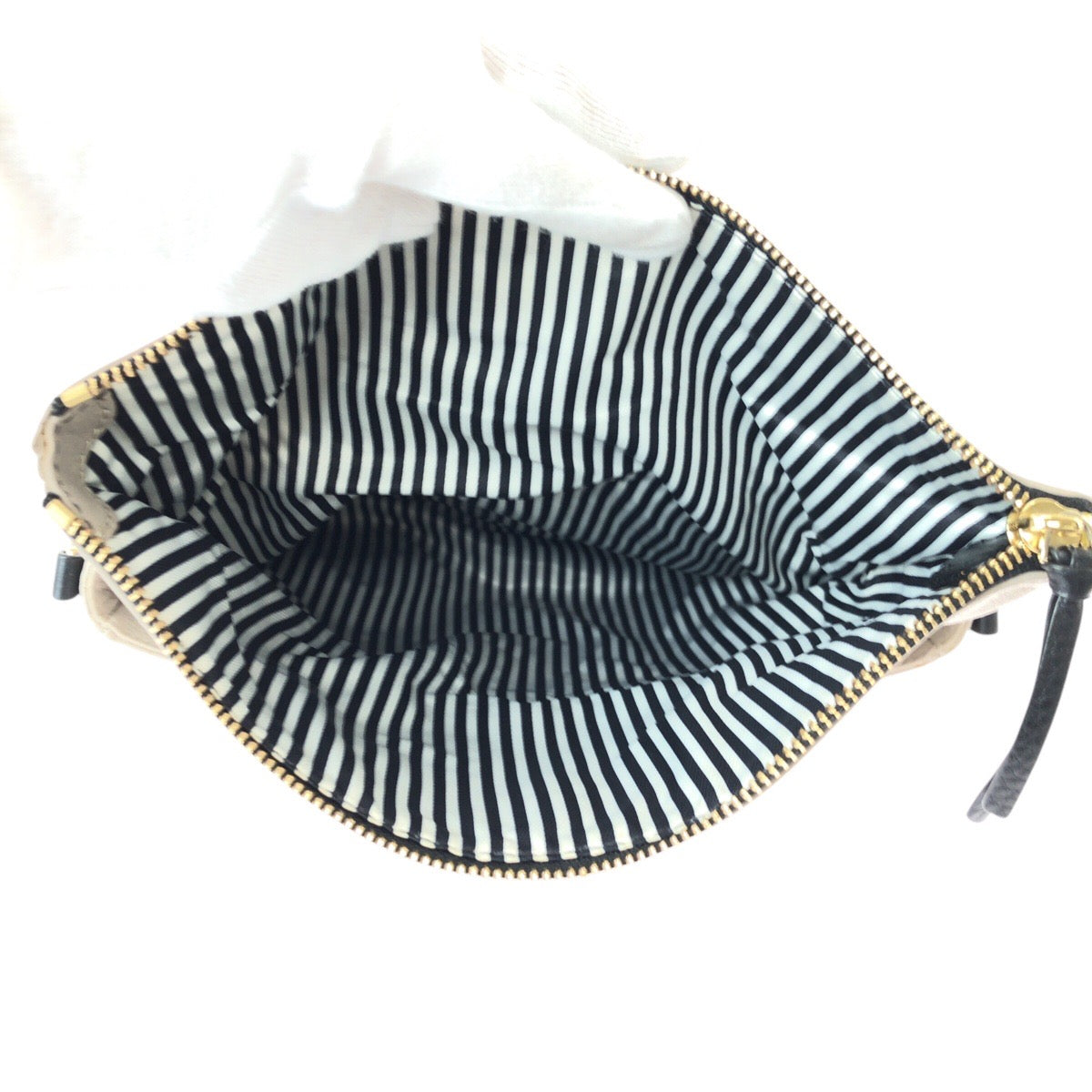 22199
Kate Spade ケイトスペード グレー シルバー金具 レザー PXRU6222 ショルダーバッグ クラッチバッグ 2WAY レディース ABP7