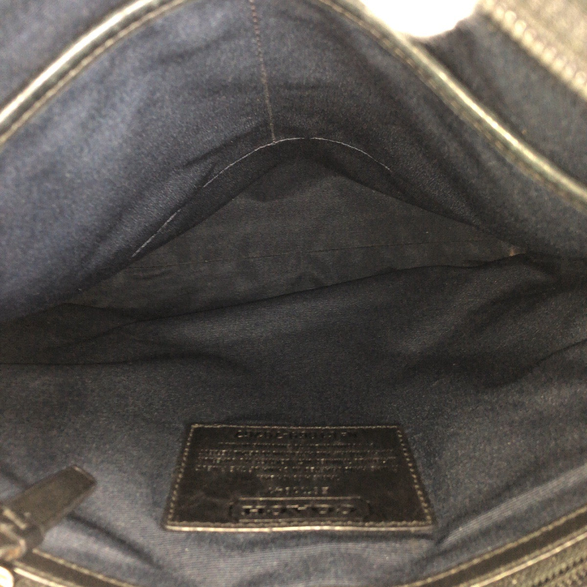 22203
COACH コーチ オプアート グレー ブラック シルバー金具 PVC / レザー 70267 ショルダーバッグ ポシェット メンズ ABP8