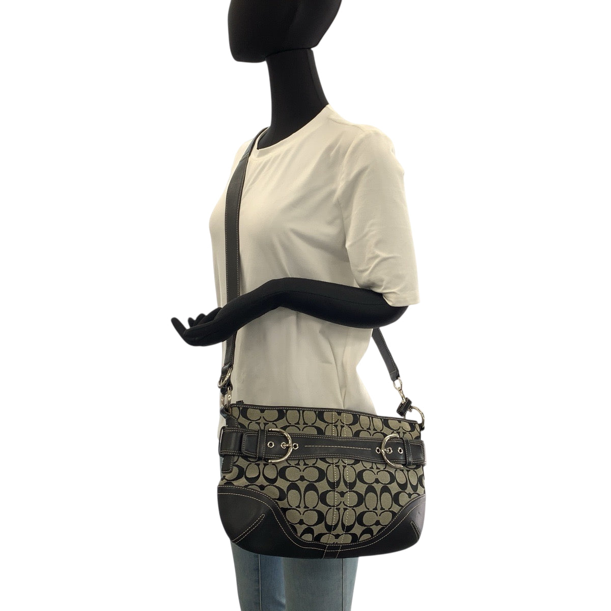 22205
COACH コーチ シグネチャー ブラック 黒 グレー キャンバス / レザー E06K-7077 ショルダーバッグ メッセンジャーバッグ レディース ABP8