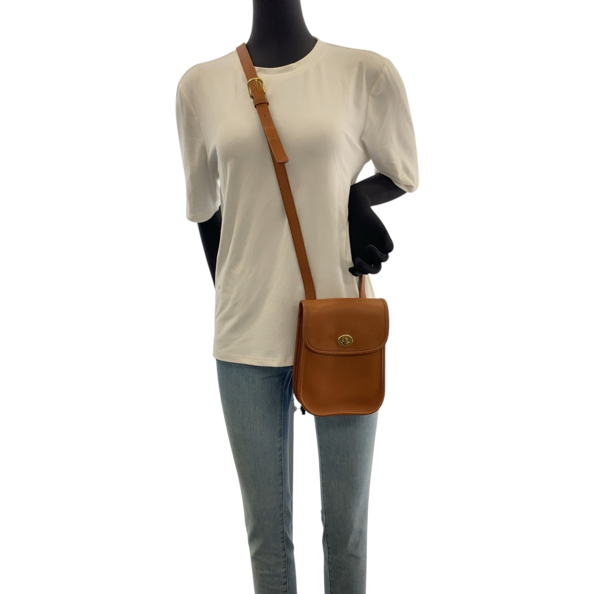 22218
COACH Vintage Old Coach Brown Camel Gold Hardware Leather 9978 Shoulder Bag Pochette Ladies ABP20