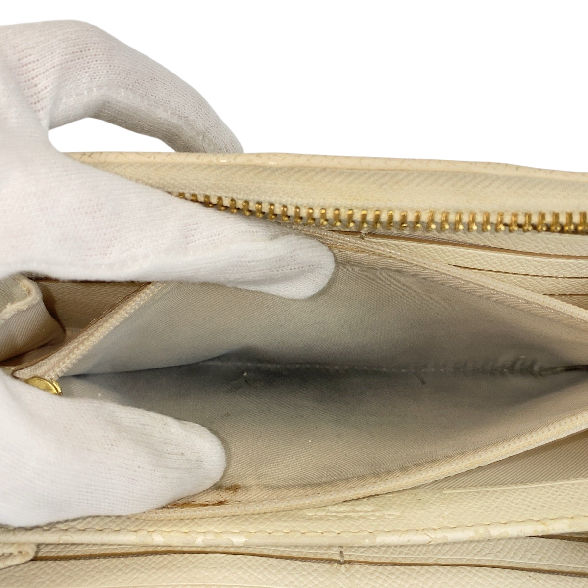 22238
COACH Signature Beige Ivory Gold Hardware PVC / Leather 52859 Long Wallet Round Zipper Ladies B2