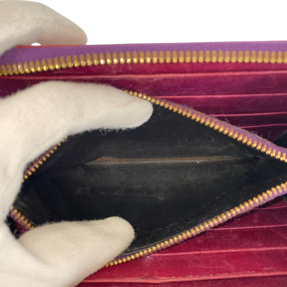 22276
Chloe クロエ レッド パープル ゴールド金具 レザー 長財布 ラウンドファスナー レディース B3