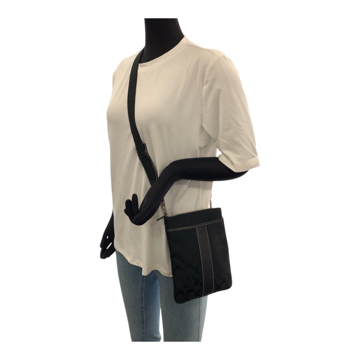 22309
COACH Signature Black Canvas / Leather Shoulder Bag Pochette Ladies AB6