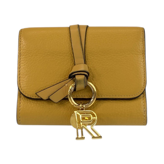 22371
Chloe クロエ ALPHABET イエロー ゴールド金具 レザー 折財布 コンパクトウォレット レディース AB3