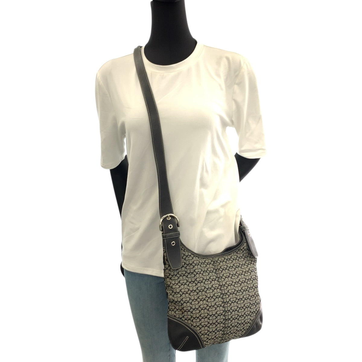 22378
COACH コーチ ミニシグネチャー ソーホー グレー グレージュ シルバー金具 キャンバス / レザー 6386 ショルダーバッグ ポシェット レディース AB6