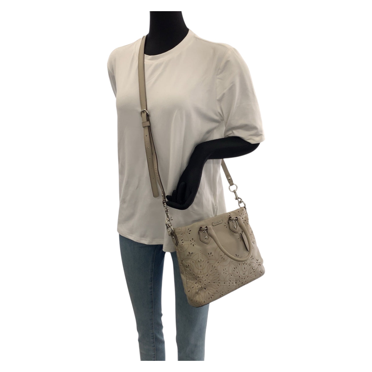 22402
COACH Opt Art Perforated 2-way Beige Silver Hardware Leather F22486 Shoulder Bag Tote Bag Ladies AB8