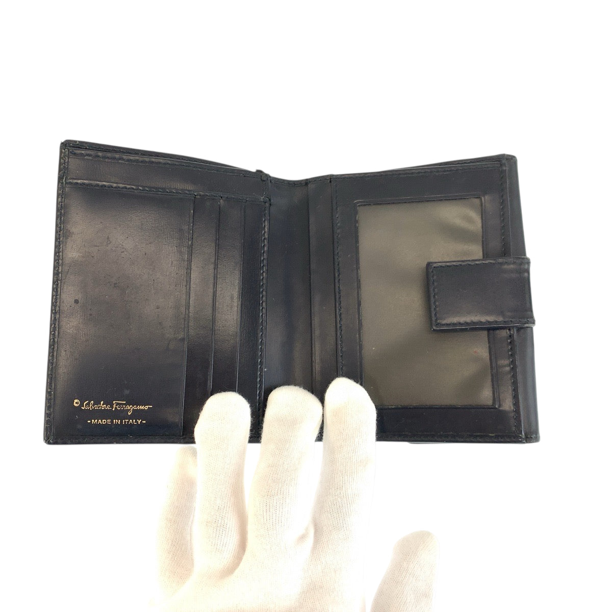 22420
Salvatore Ferragamo サルヴァトーレフェラガモ ヴァラ ネイビー ゴールド金具 レザー IK22 4068 折財布 コンパクトウォレット レディース AB3