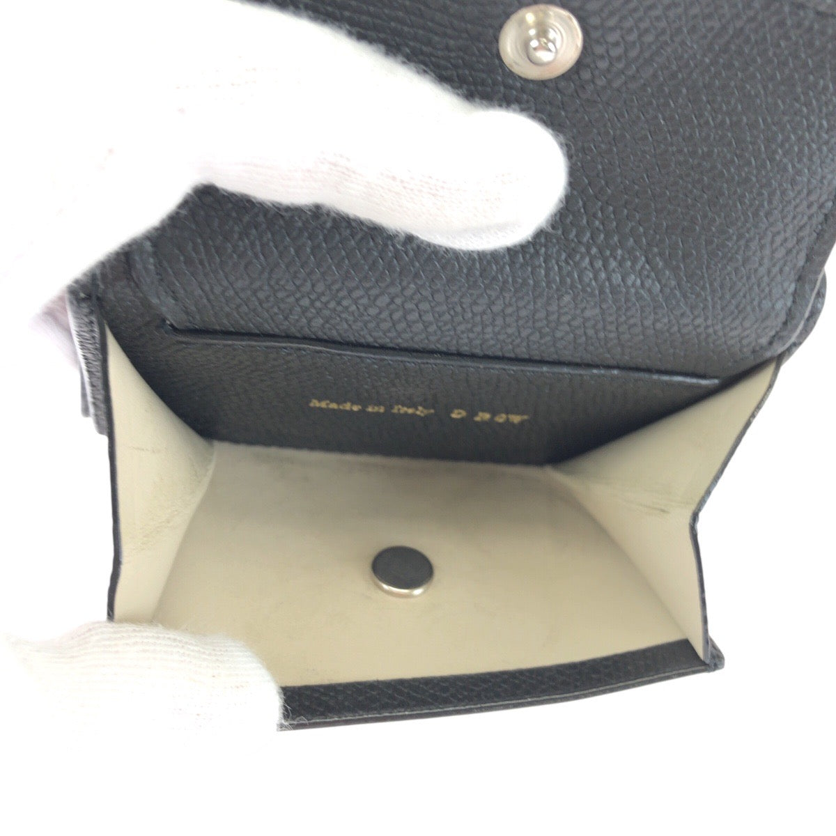 22438
Valextra ヴァレクストラ ブラック 黒 レザー 折り財布 コンパクトウォレット レディース A15