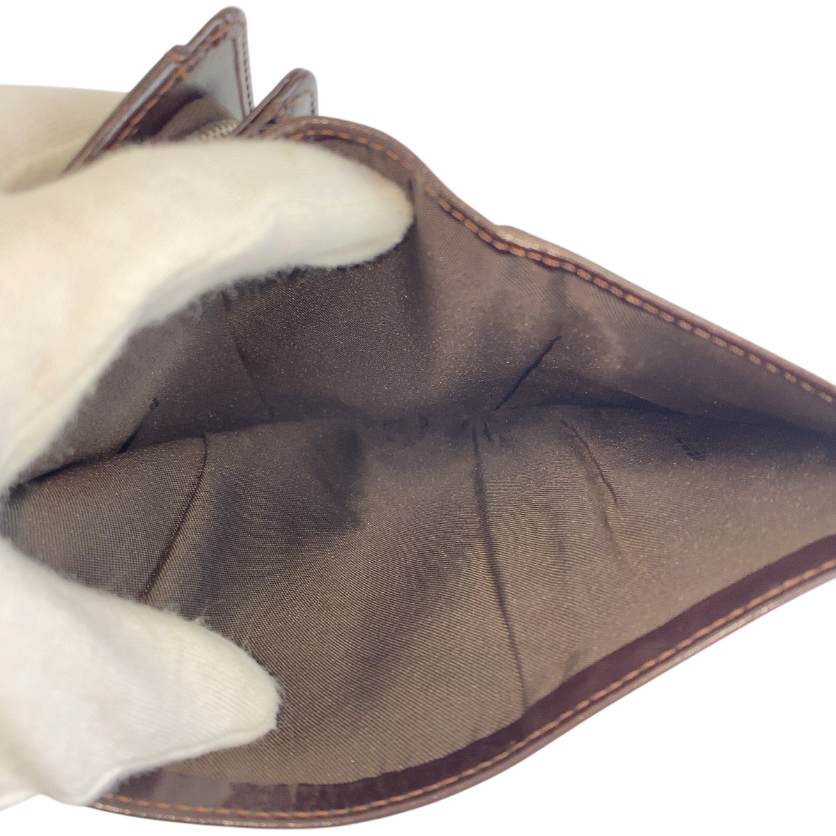 22445
FENDI フェンディ ズッカ ブラウン シルバー金具 キャンバス / レザー 31052 折財布 コンパクトウォレット 男女兼用 レディース A15