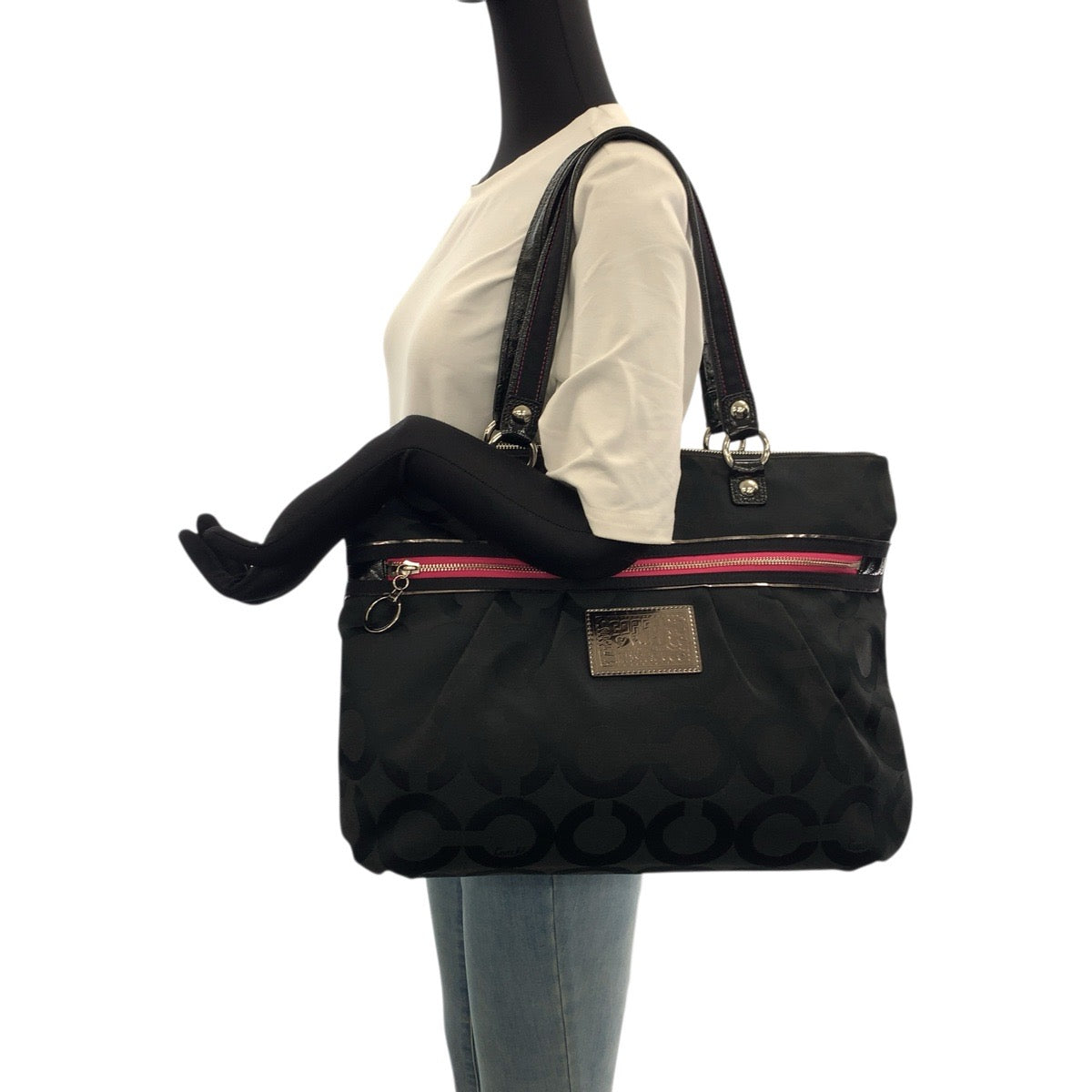22460
COACH Poppy Opt Art Black Pink Silver Hardware Canvas / Patent Leather F15331 Tote Bag Shoulder Bag Ladies A7