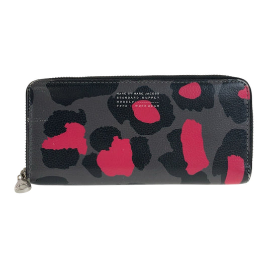 22464
MARC BY MARC JACOBS マークバイマークジェイコブス レオパード柄 グレー ビンク シルバー金具 レザー M0007766659 長財布 ロングウォレット レディース AB2