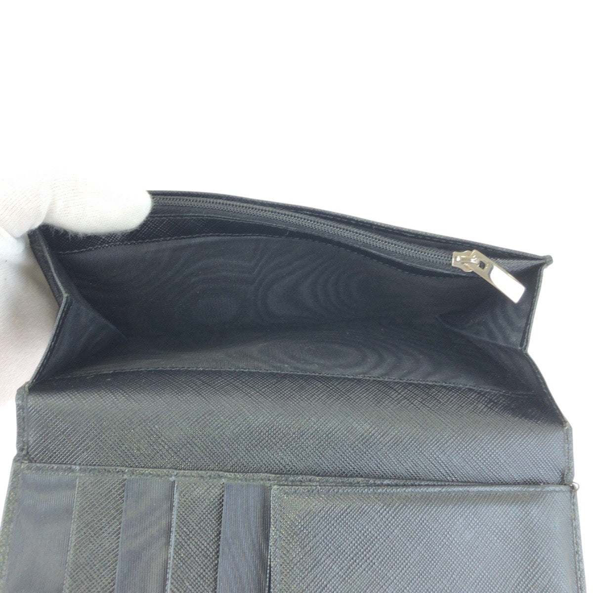 22469
Salvatore Ferragamo サルヴァトーレフェラガモ ガンチーニ ブラック 黒 シルバー金具 レザー 1K22-264433 長財布 ロングウォレット レディース AB5