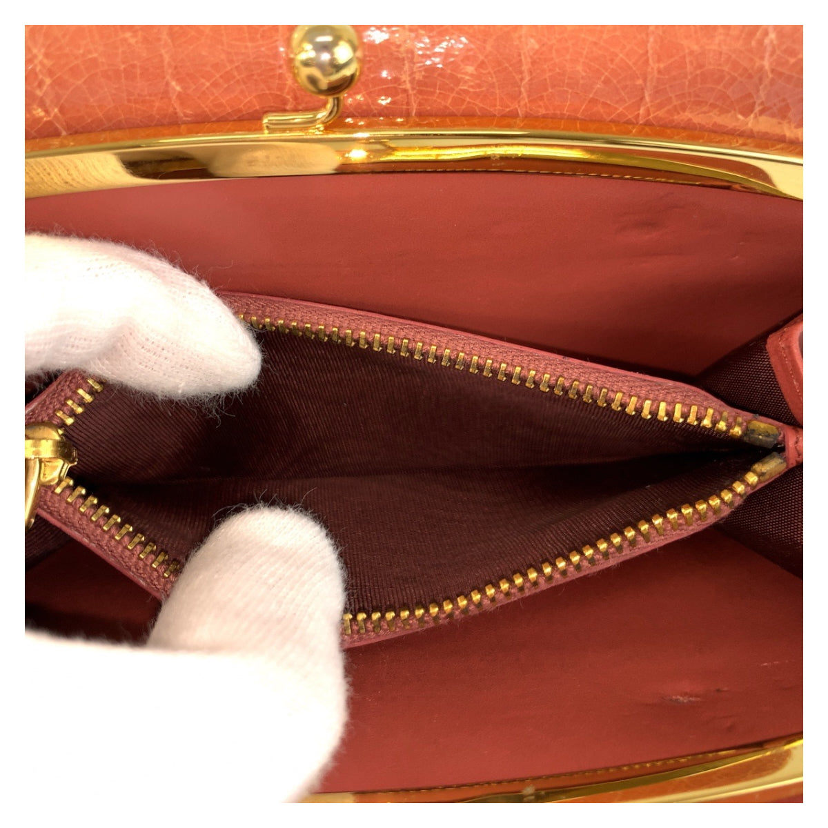22531
MIUMIU Embossed Pink Beige Gold Hardware Leather 107 Folded Wallet Compact Wallet Women's AB2
