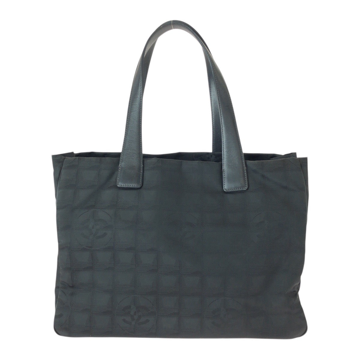 22546
CHANEL シャネル ニュートラベルライン ニュートラトートMM ブラック 黒 ナイロン / レザー トートバッグ ショルダーバッグ レディース A68