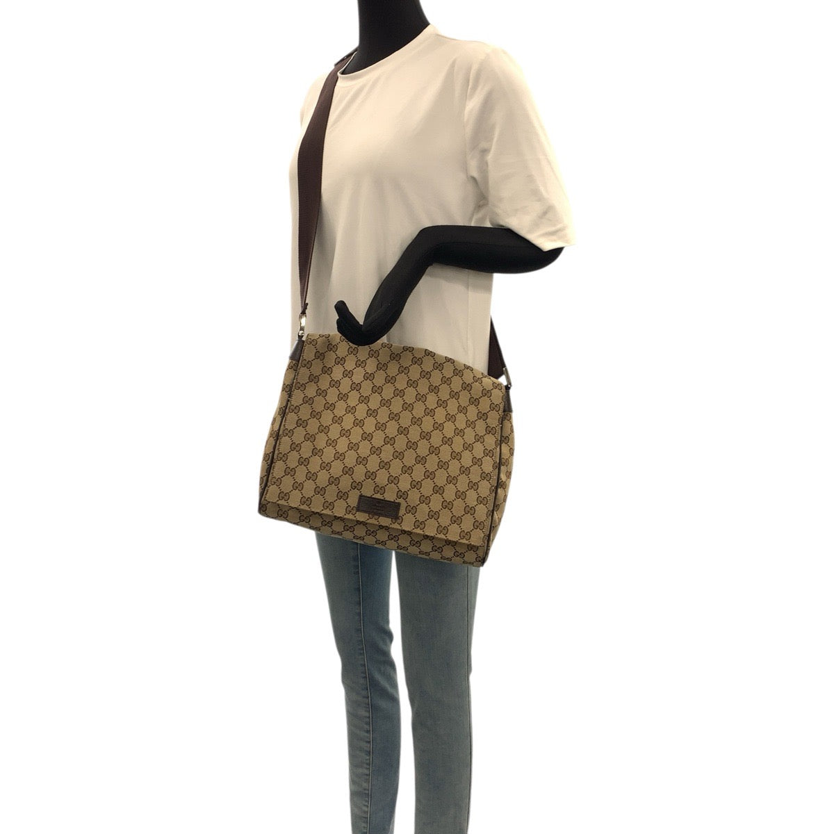 22566
GUCCI グッチ ベージュ ブラウン シルバー金具 GGキャンバス / レザー 146236 ショルダーバッグ メッセンジャーバッグ メンズ ABP48