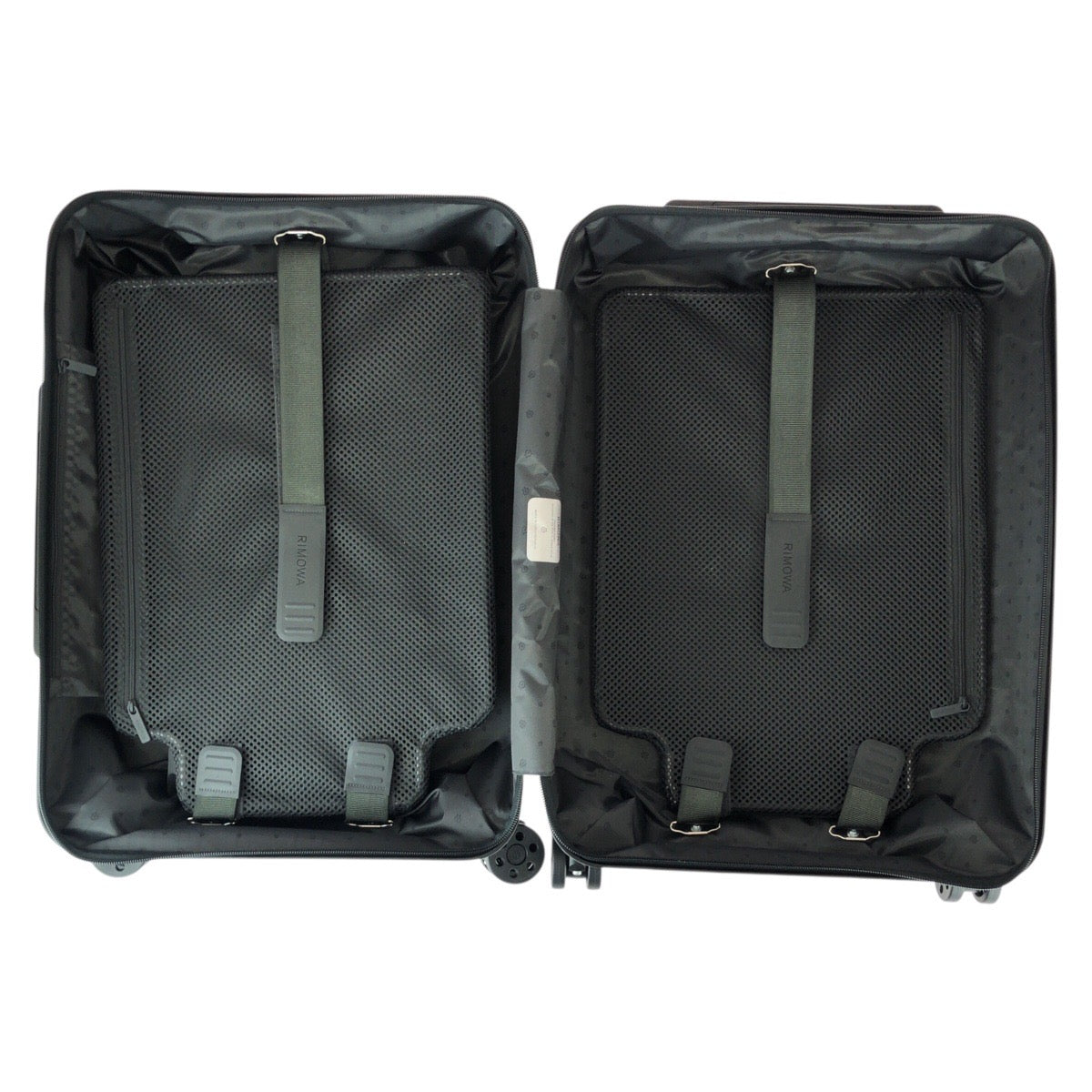 22578
RIMOWA リモワ エッセンシャル キャビン S ブラック 黒 シルバー金具 / ポリカーボネート 83252634 スーツケース キャリーケース メンズ SA100