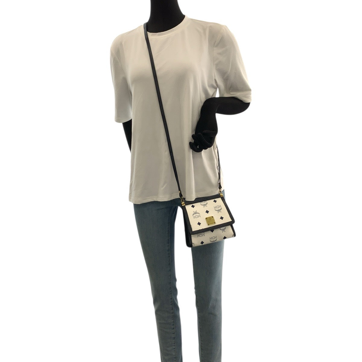 22586
MCM エム シー エム ヴィセトス ホワイト ネイビー ゴールド金具 レザー ショルダーバッグ ポシェット レディース ABP30