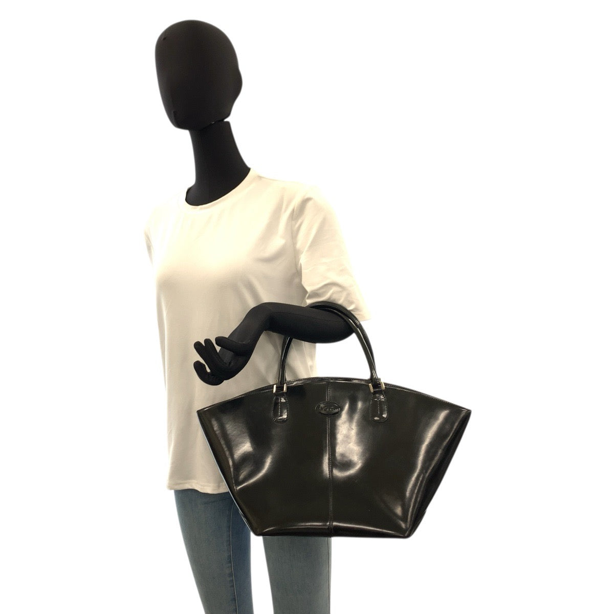 22613
TOD’S トッズ ブラック 黒 レッド シルバー金具 エナメル 8304 トートバッグ ハンドバッグ レディース AB21