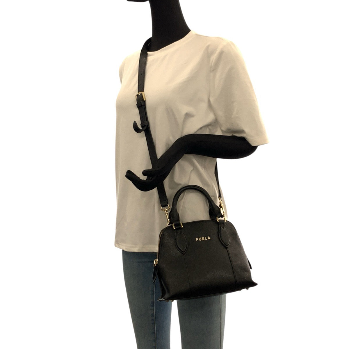 22622
Furla フルラ ブラック 黒 ゴールド金具 レザー 149538 ハンドバッグ ショルダーバッグ 2way レディース ABP10
