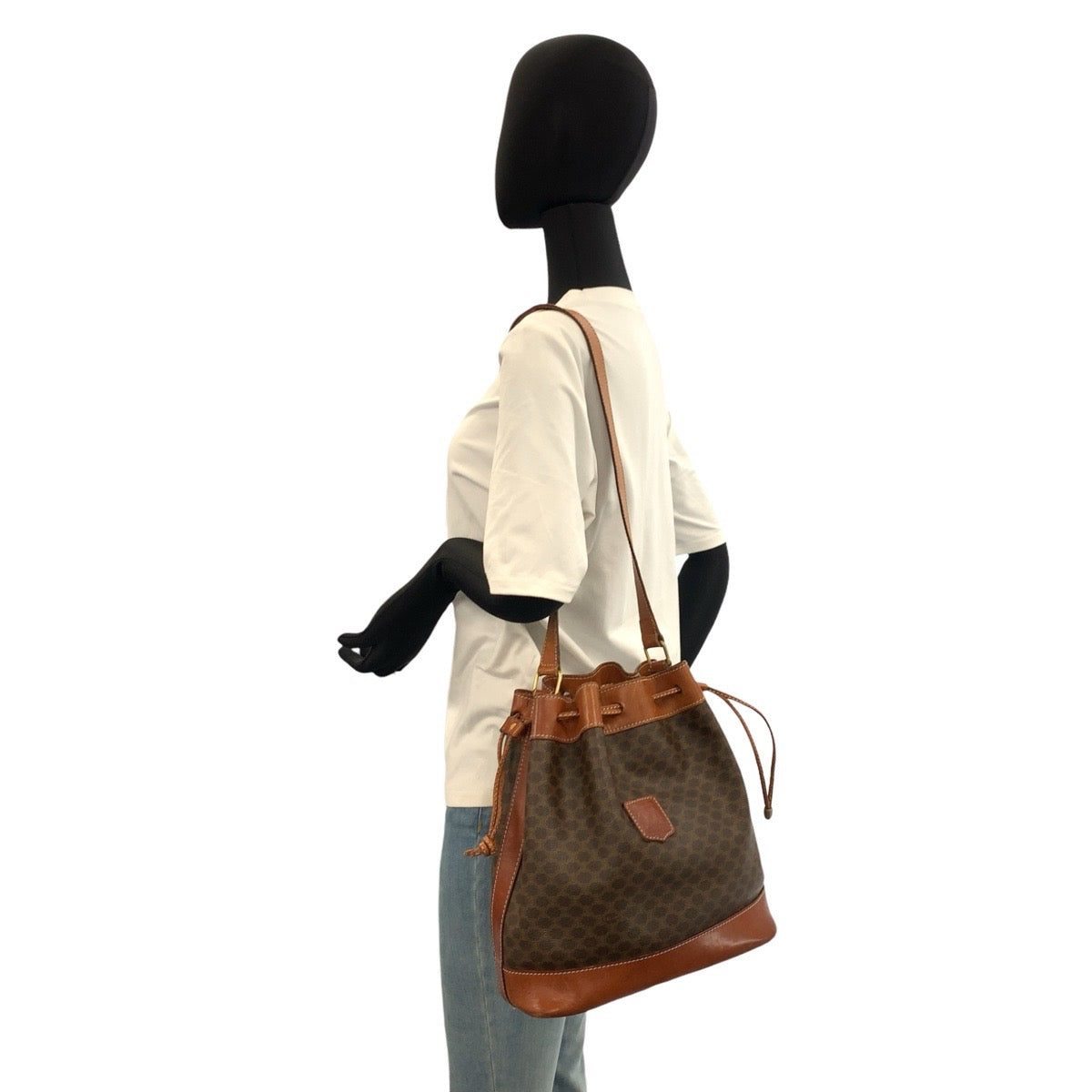 22623
CELINE セリーヌ マカダム ブラウン ゴールド金具 PVC / レザー M09 ショルダーバッグ レディース AB21