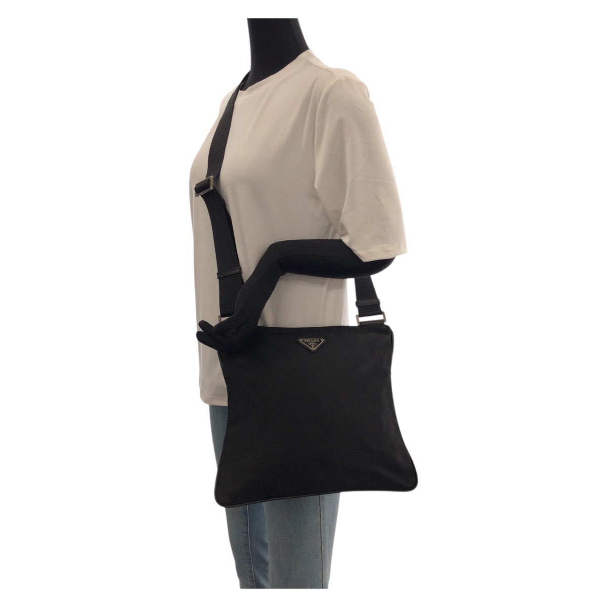 22624
PRADA プラダ テスート 三角ロゴプレート ブラック 黒 シルバー金具 ナイロン / レザー ショルダーバッグ メッセンジャーバッグ レディース ABP35