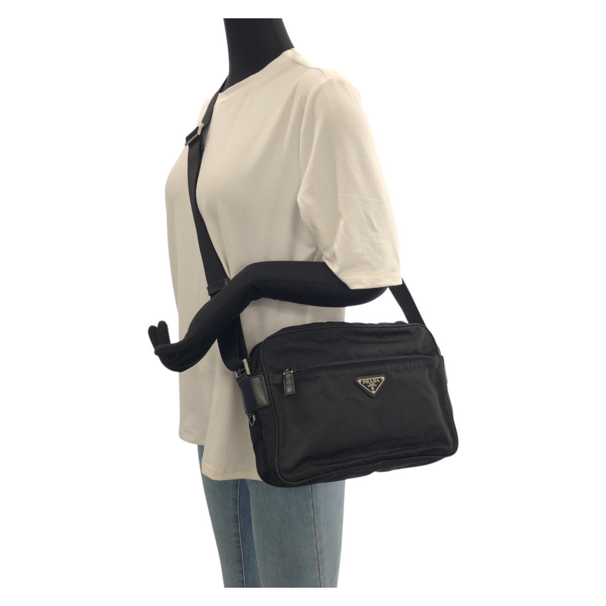 22631
PRADA プラダ テスート 三角ロゴプレート ブラック 黒 シルバー金具 ナイロン / レザー ショルダーバッグ メッセンジャーバッグ メンズ ABP37