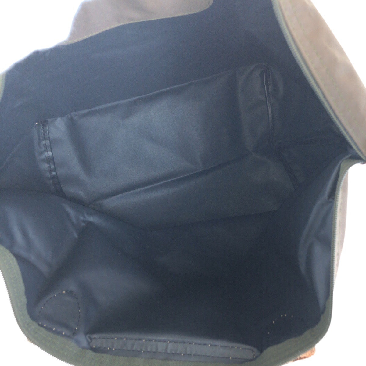 22636
Longchamp ロンシャン ル・プリアージュ カーキ ブラウン ゴールド金具 ナイロン / レザー トートバッグ ハンドバッグ レディース AB8
