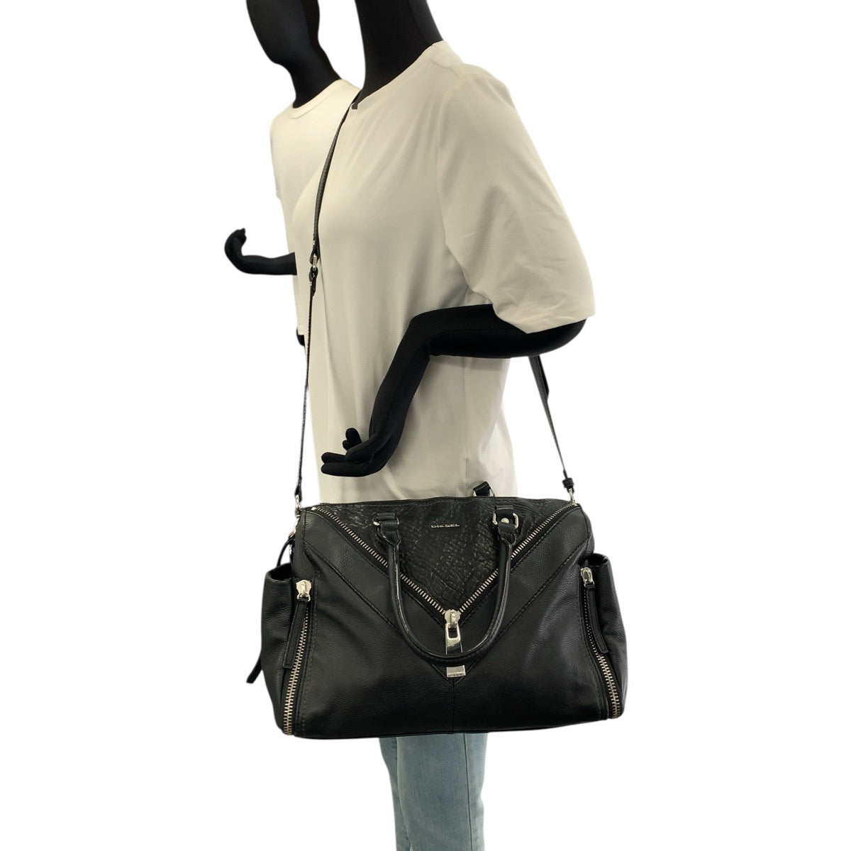 22637
DIESEL ディーゼル レ ジッパー 2way ブラック 黒 シルバー金具 レザー X03628 ショルダーバッグ トートバッグ レディース AB8