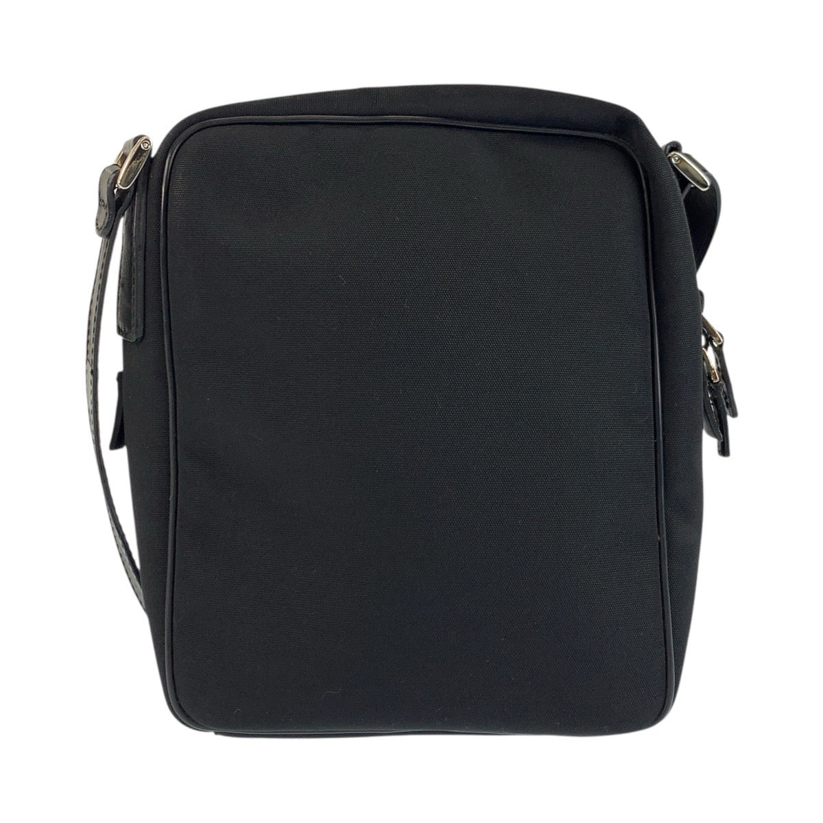 22646
GUCCI グッチ ブラック 黒 シルバー金具 ナイロン 0181612 ショルダーバッグ ポシェット 男女兼用 メンズ AB28