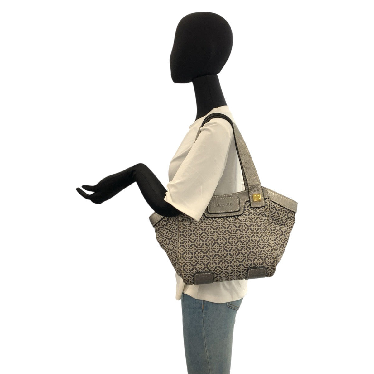 22657
LOEWE ロエベ アナグラム グレー シルバー ゴールド金具 キャンバス / レザー トートバッグ ショルダーバッグ レディース AB35