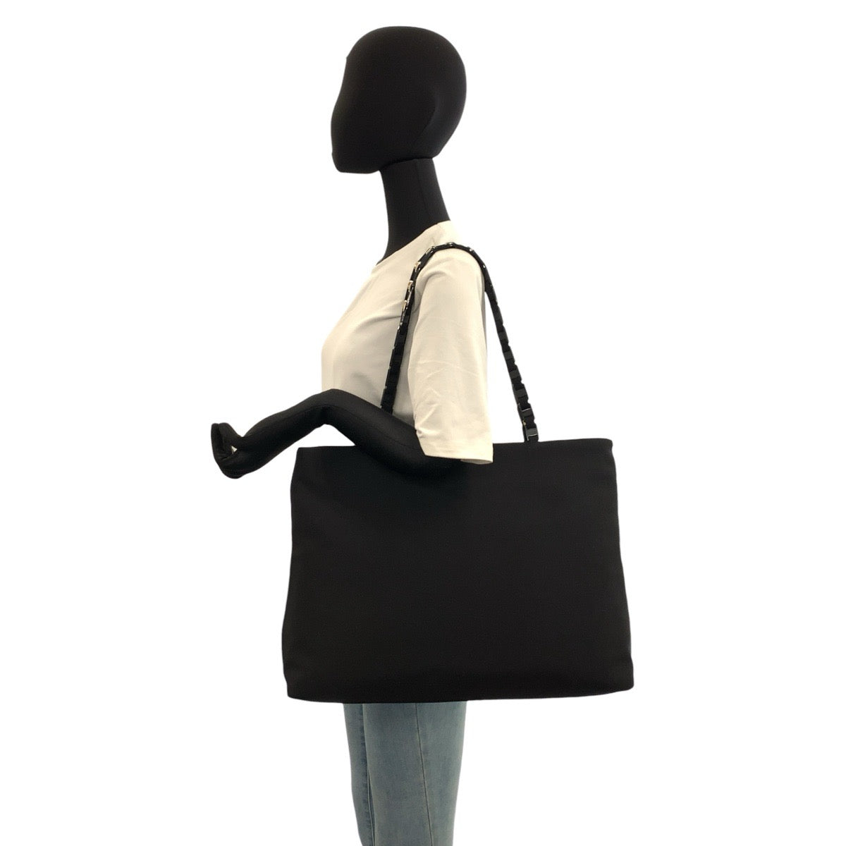 22675
Salvatore Ferragamo Vara Black Silver Hardware Nylon AU-21 9327 Tote Bag Shoulder Bag Ladies A21