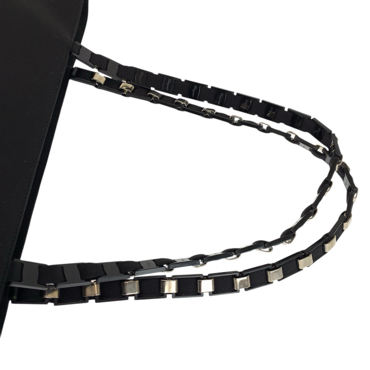 22675
Salvatore Ferragamo Vara Black Silver Hardware Nylon AU-21 9327 Tote Bag Shoulder Bag Ladies A21