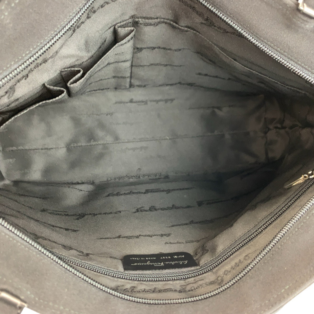 22675
Salvatore Ferragamo Vara Black Silver Hardware Nylon AU-21 9327 Tote Bag Shoulder Bag Ladies A21