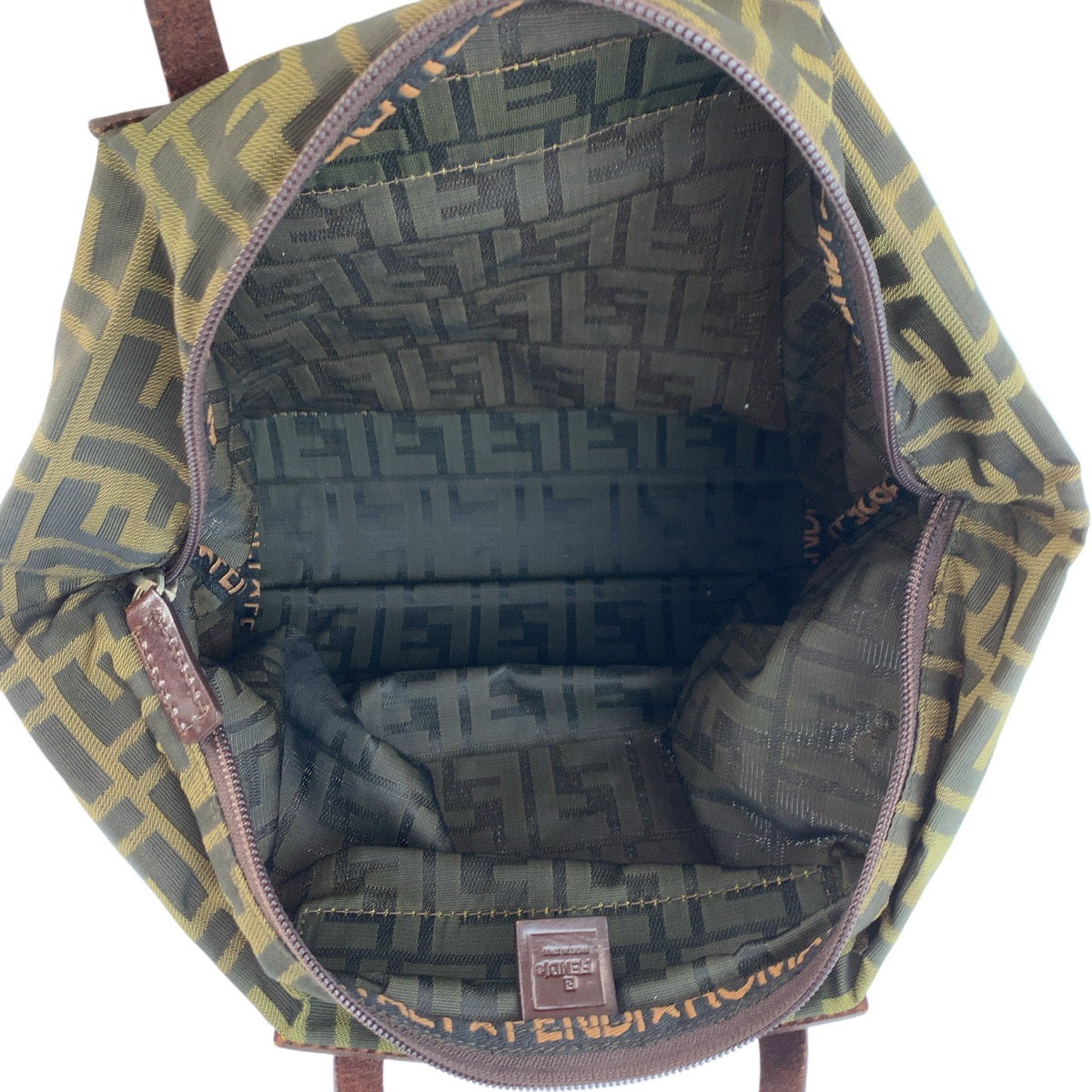 22679
FENDI フェンディ ズッカ ブラウン シルバー金具 ナイロン / レザー 71-15823-2-002 トートバッグ エコバッグ レディース AB21