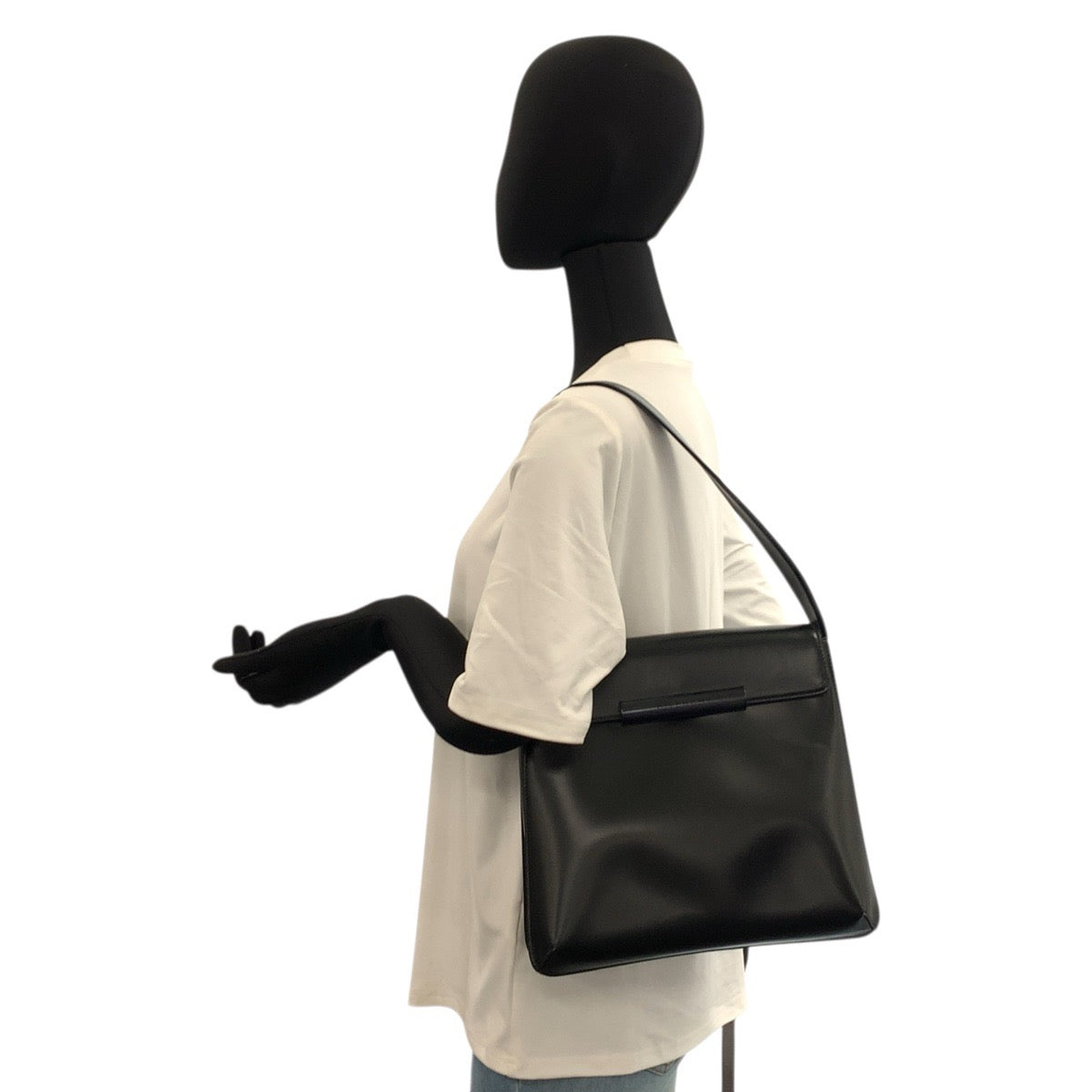 22687
Givenchy ジバンシー ブラック 黒 レザー ショルダーバッグ レディース A28