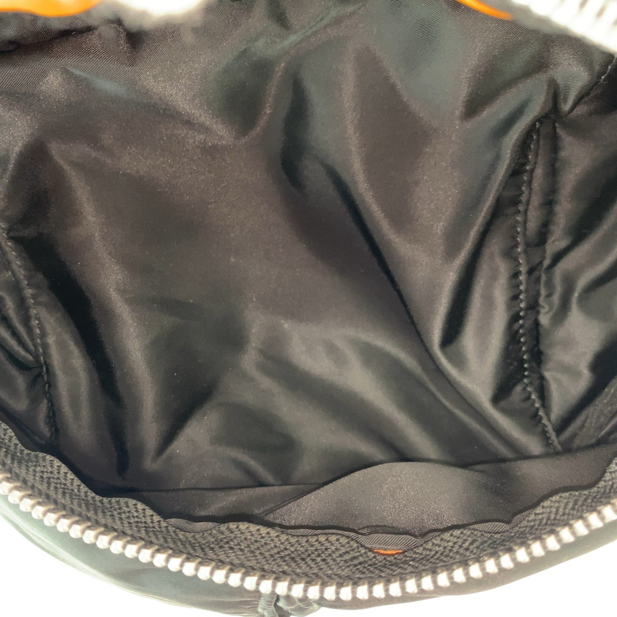 22703
PORTER ポーター タンカー ブラック 黒 シルバー金具 ナイロン ボディバッグ ウエストポーチ バムバッグ メンズ ABP9