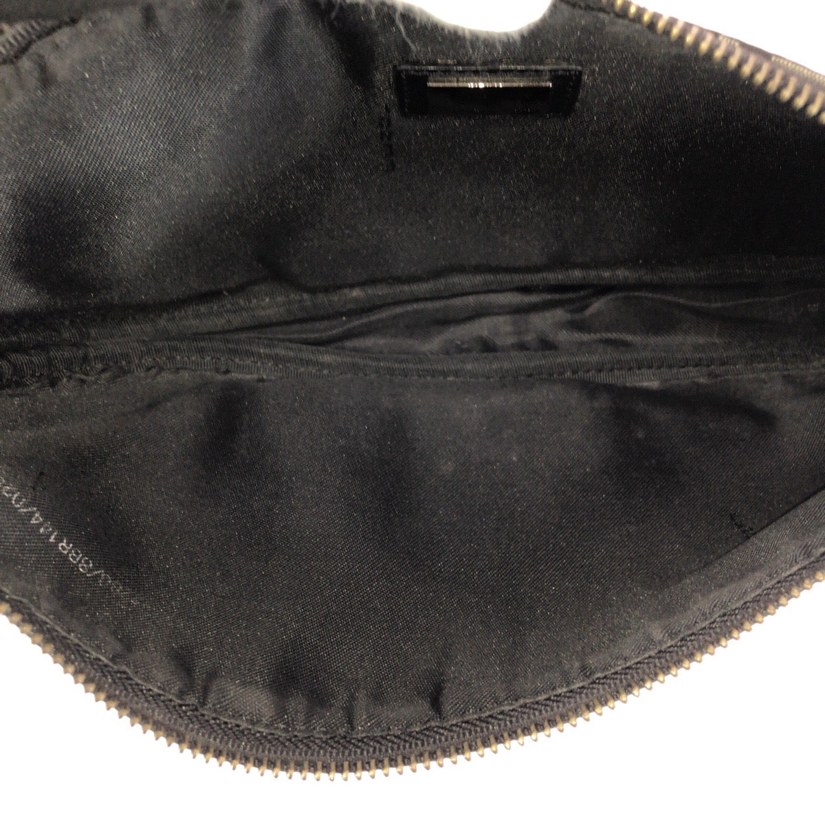 22720
FENDI フェンディ ズッカ ブラック 黒 ガンメタ金具 キャンバス / レザー 8BR144 ハンドバッグ ショルダーバッグ アクセサリーポーチ レディース AB49