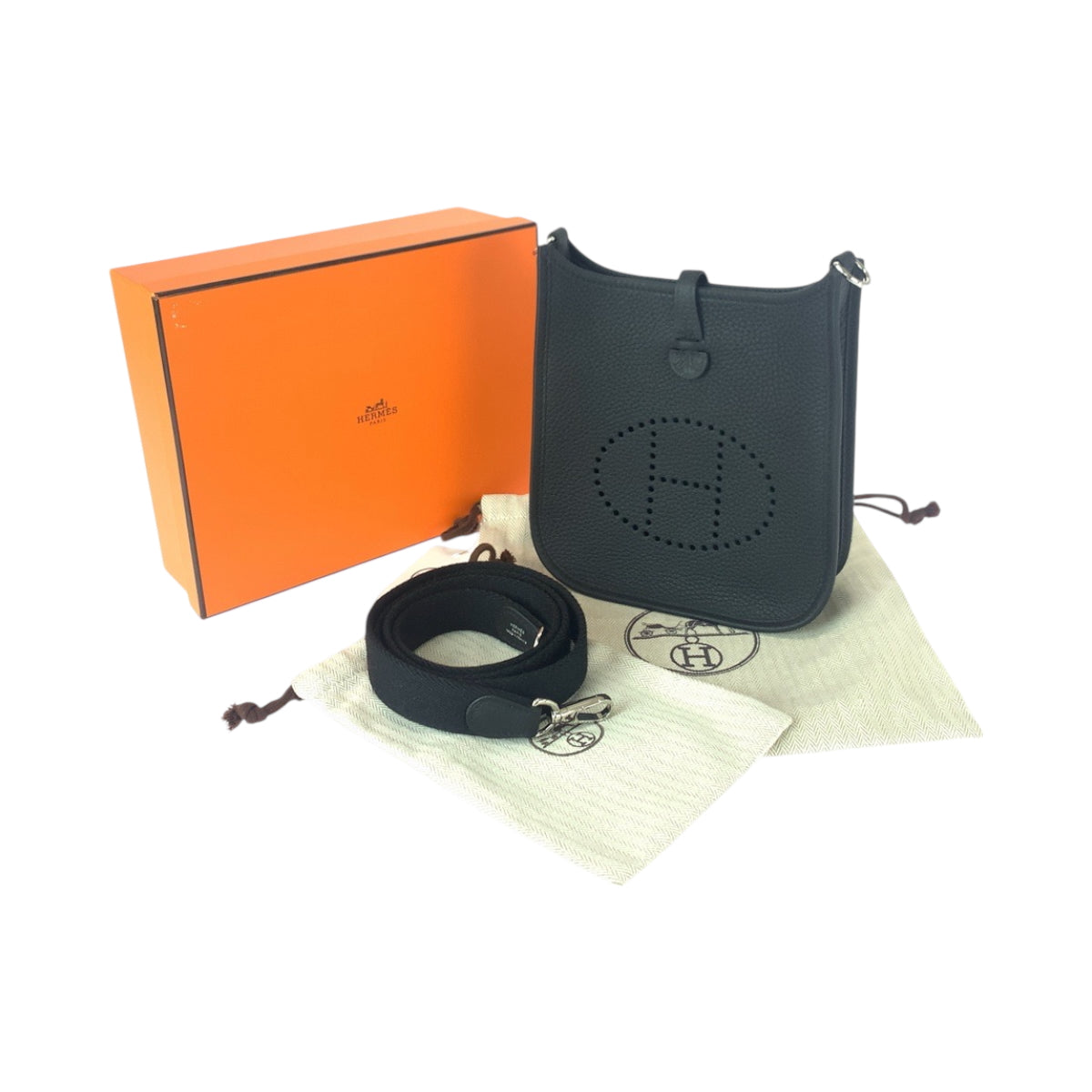 22726
HERMES エルメス エヴリンTPM ノワール ブラック シルバー金具 トリヨンクレマンス ショルダーバッグ ポシェット W刻印 レディース N430