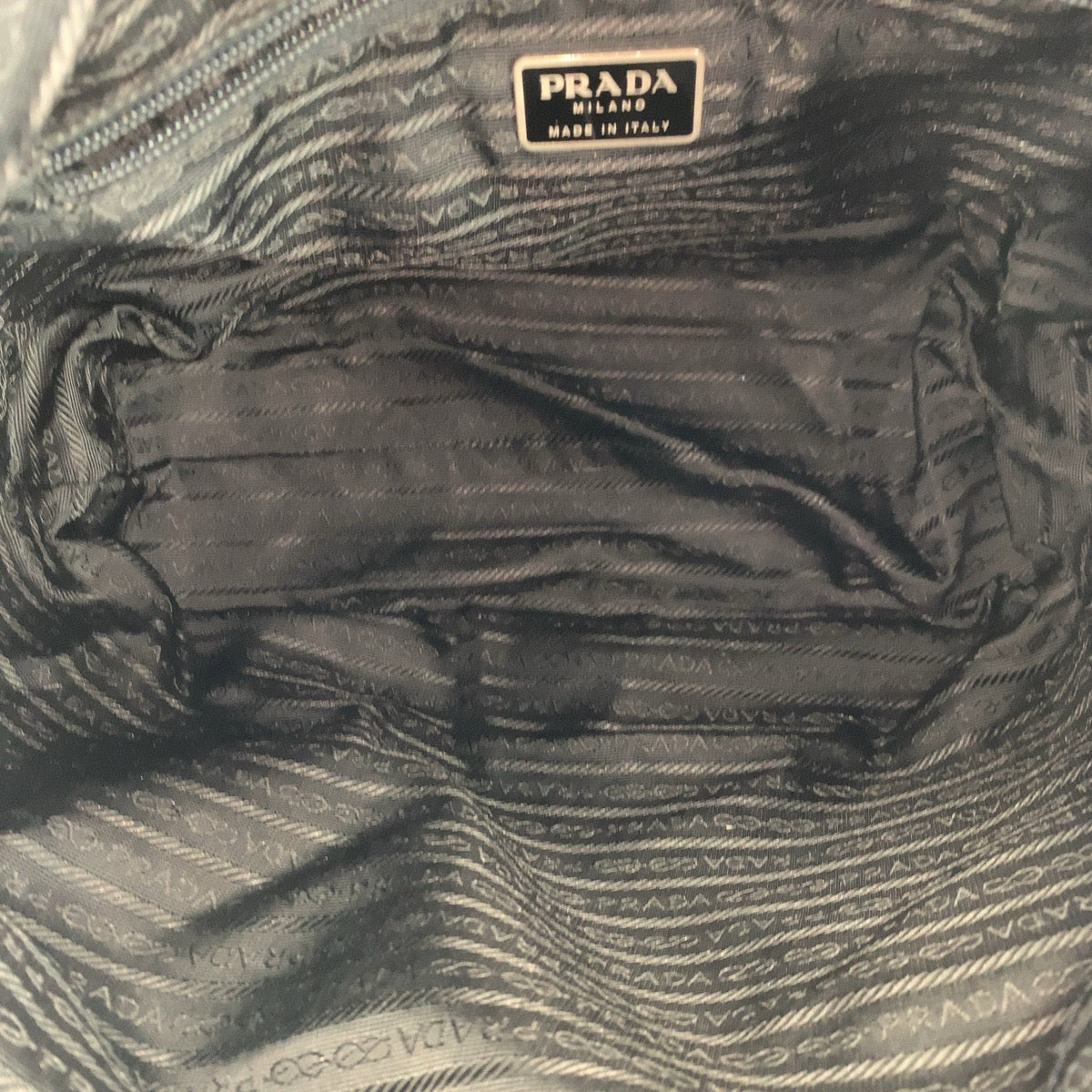 22750
PRADA プラダ テスート 三角ロゴプレート ブラック 黒 シルバー金具 ナイロン トートバッグ ショルダーバッグ レディース ABP28