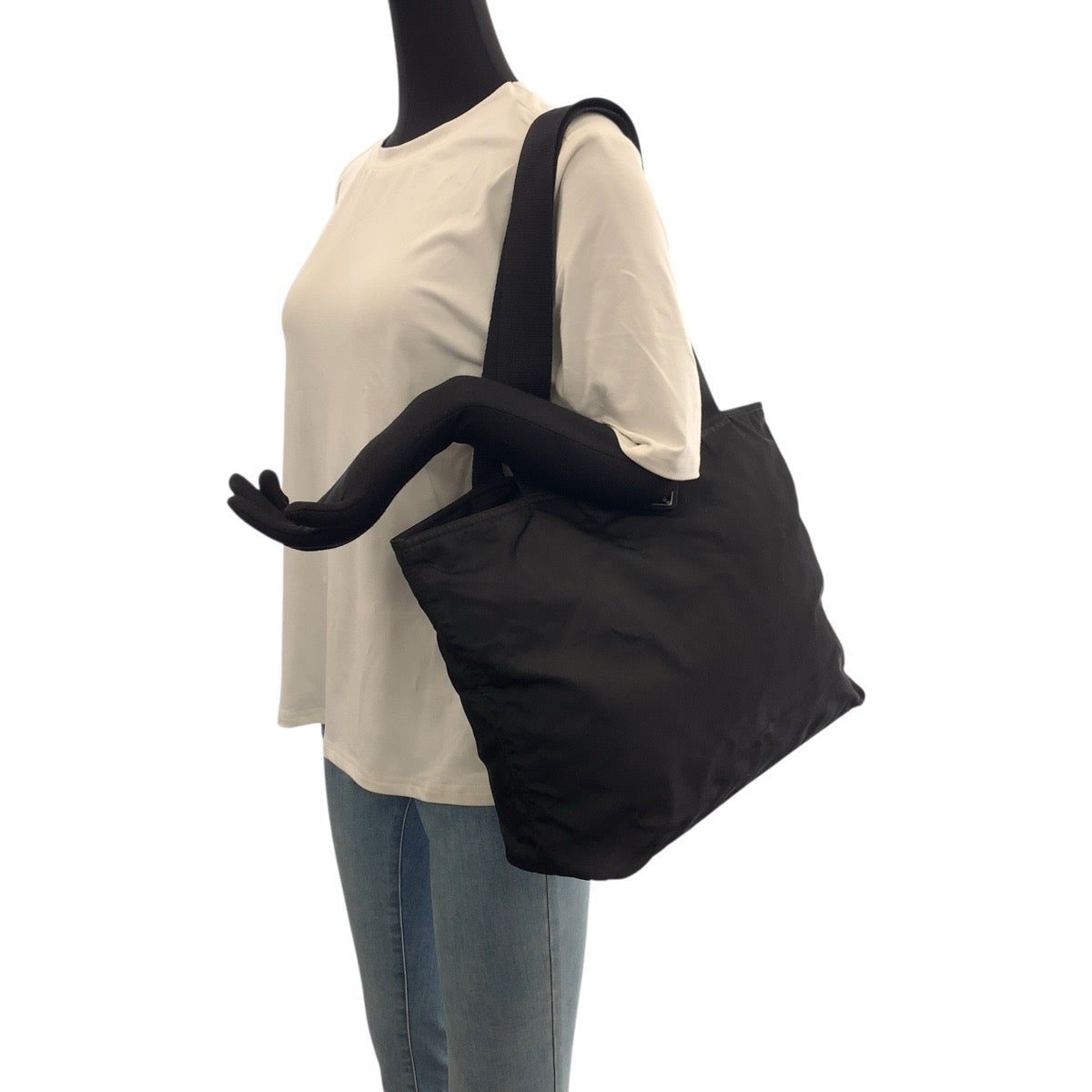 22751
PRADA プラダ テスート 三角ロゴプレート ブラック 黒 シルバー金具 ナイロン ショルダーバッグ トートバッグ レディース ABP28