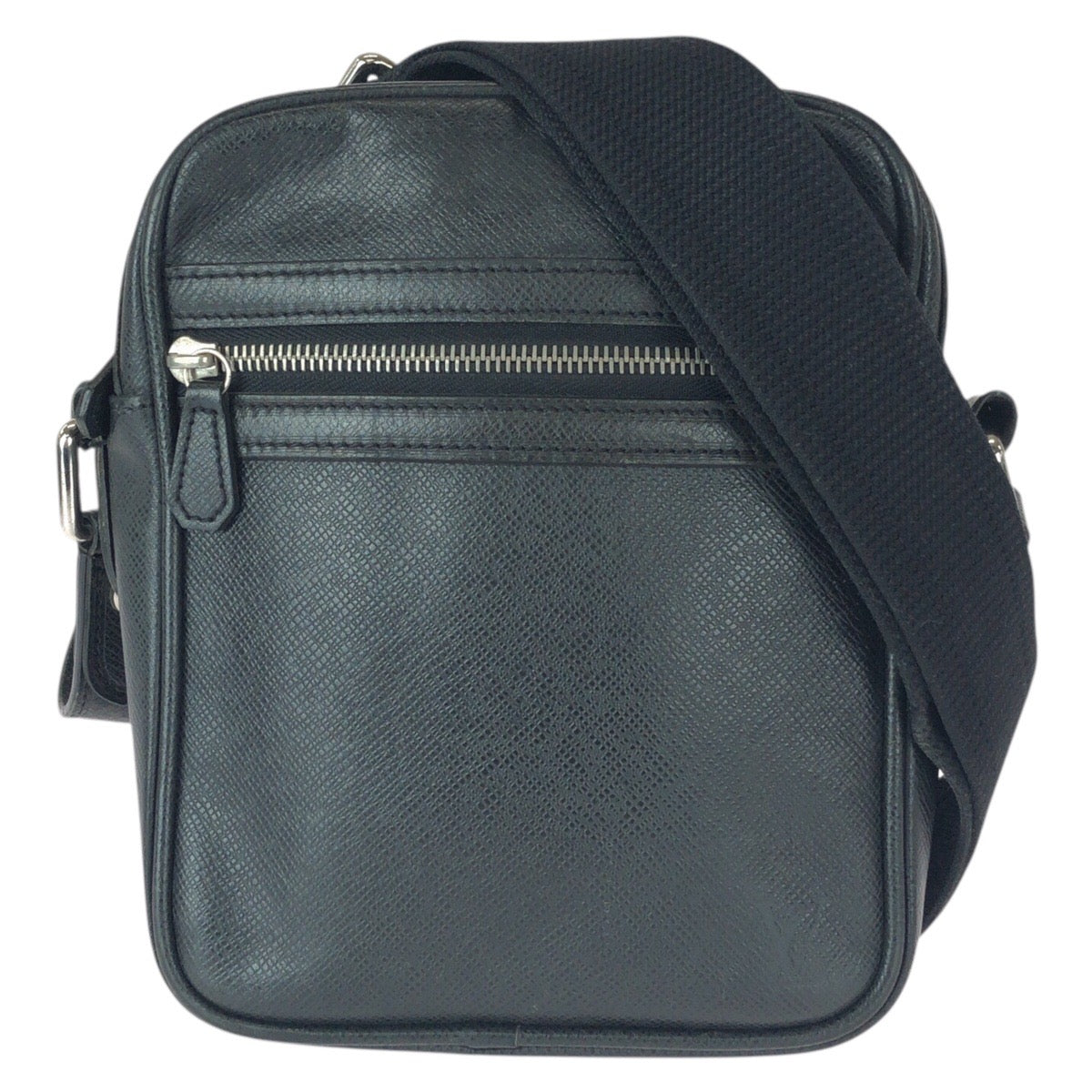 22755
LOUIS VUITTON Taiga Dimitri Black Silver Hardware Leather M32462 Shoulder Bag Pochette Men's ABP36