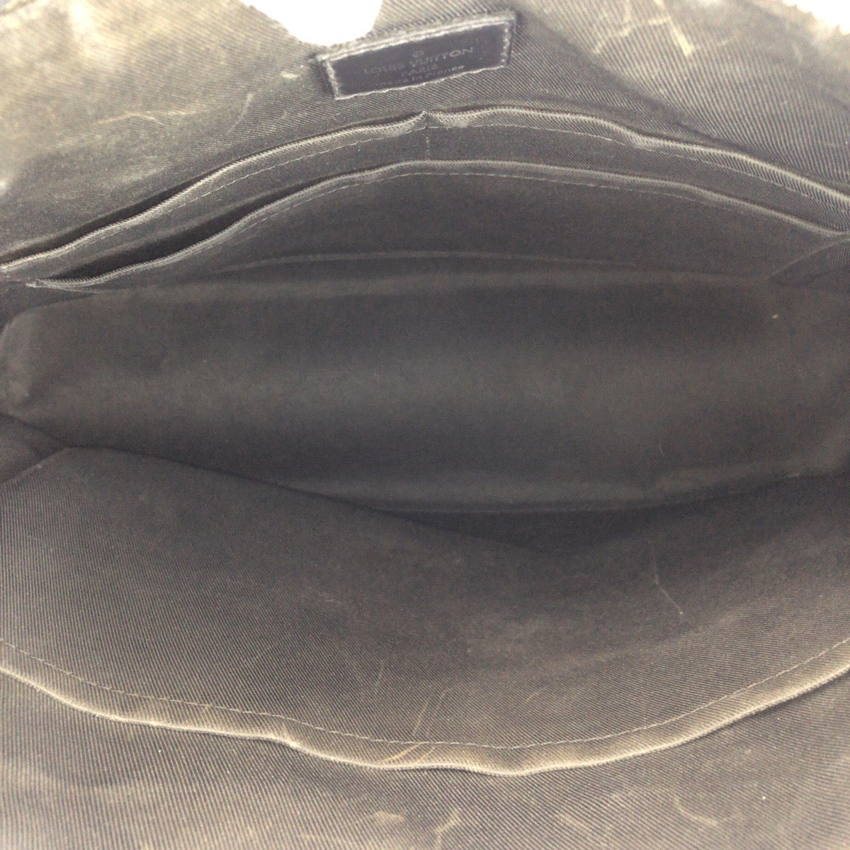 22773
LOUIS VUITTON ルイヴィトン モノグラム エクリプス エクスプローラー ブラック 黒 シルバー金具 PVC / レザー M40566 ビジネスバッグ ブリーフケース メンズ B35