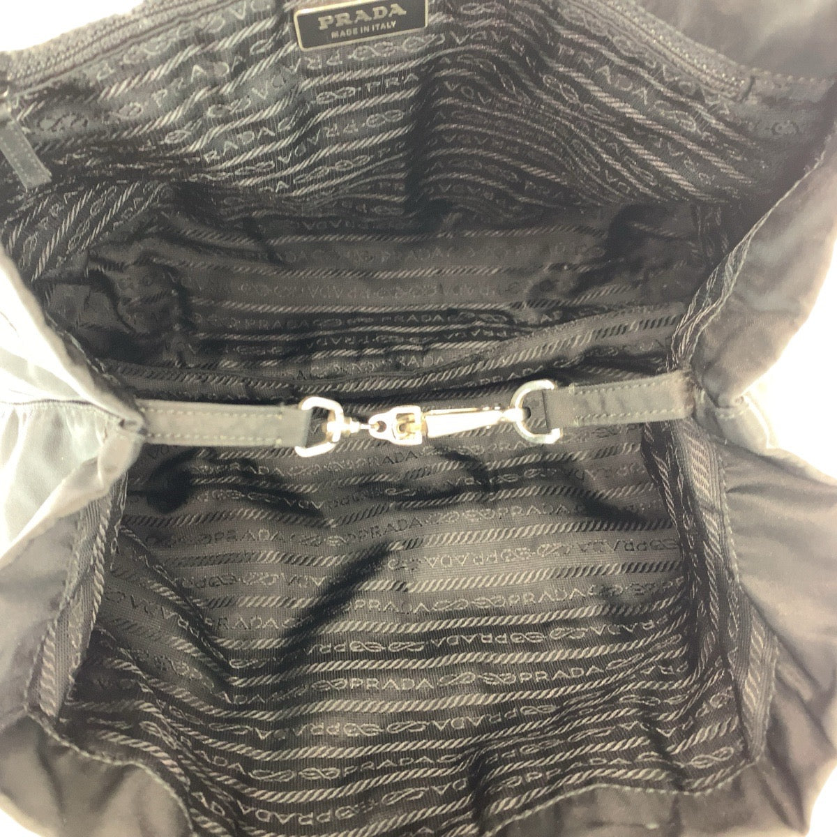 22779
PRADA プラダ テスート ブラック 黒 シルバー金具 ナイロン ショルダーバッグ トートバッグ レディース ABP35