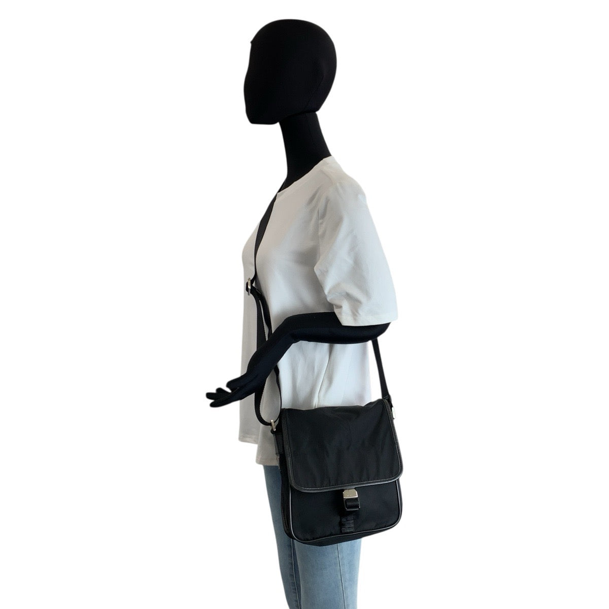 22781
PRADA プラダ テスート 三角ロゴプレート ブラック 黒 シルバー金具 ナイロン / レザー ショルダーバッグ ポシェット レディース ABP35