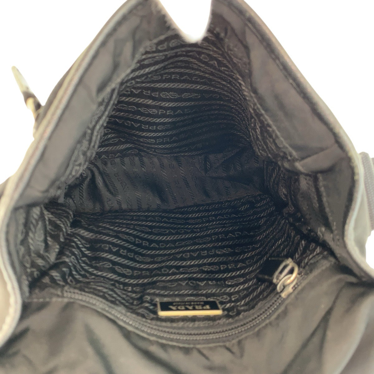 22781
PRADA プラダ テスート 三角ロゴプレート ブラック 黒 シルバー金具 ナイロン / レザー ショルダーバッグ ポシェット レディース ABP35