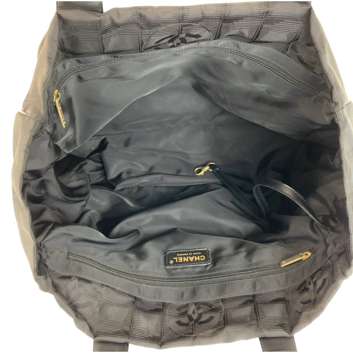 22782
CHANEL シャネル ニュートラベルライン ブラック 黒 ナイロン / レザー トートバッグ ショルダーバッグ レディース AB42