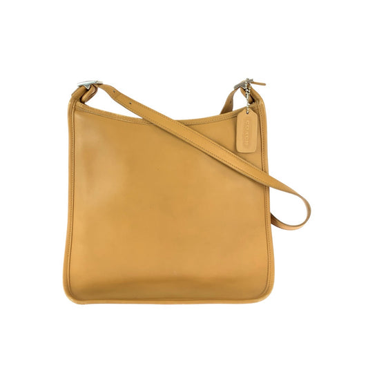 22842
COACH コーチ オールドコーチ ベージュ シルバー金具 レザー F9P 9073 ショルダーバッグ メッセンジャーバッグ レディース ABP15