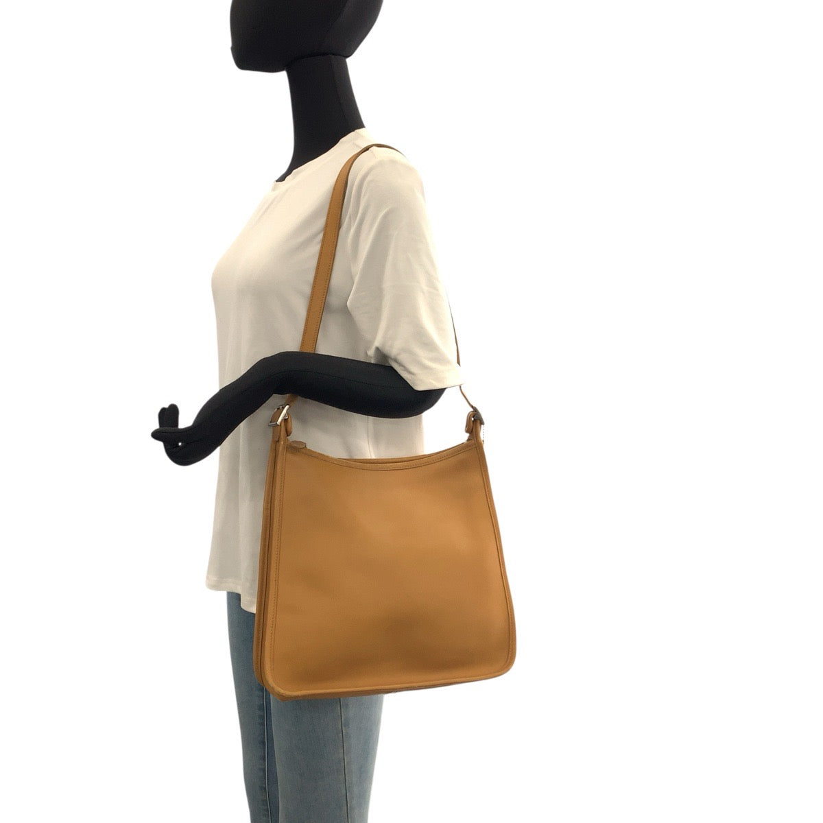 22842
COACH コーチ オールドコーチ ベージュ シルバー金具 レザー F9P 9073 ショルダーバッグ メッセンジャーバッグ レディース ABP15